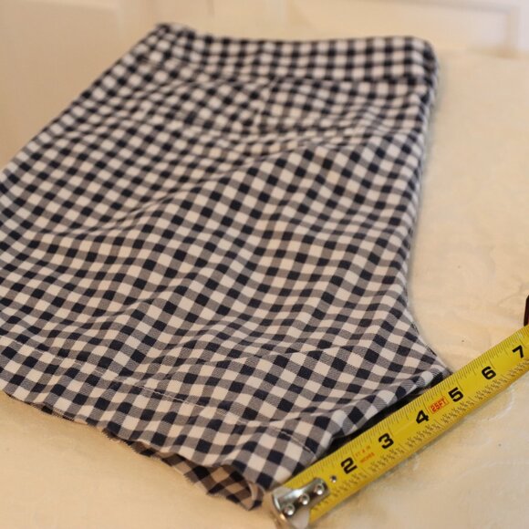 Old Navy Women's Everyday Short Size 12 - Picture 9 of 9